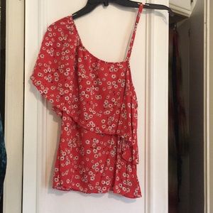 Blouse. Off shoulder